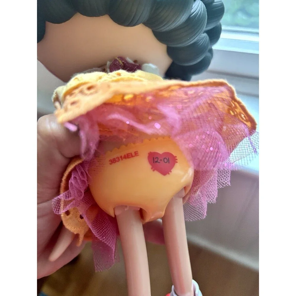 MGA Entertainment Lalaloopsy Snowy Fairest Doll Dress Shoes Full Size 12